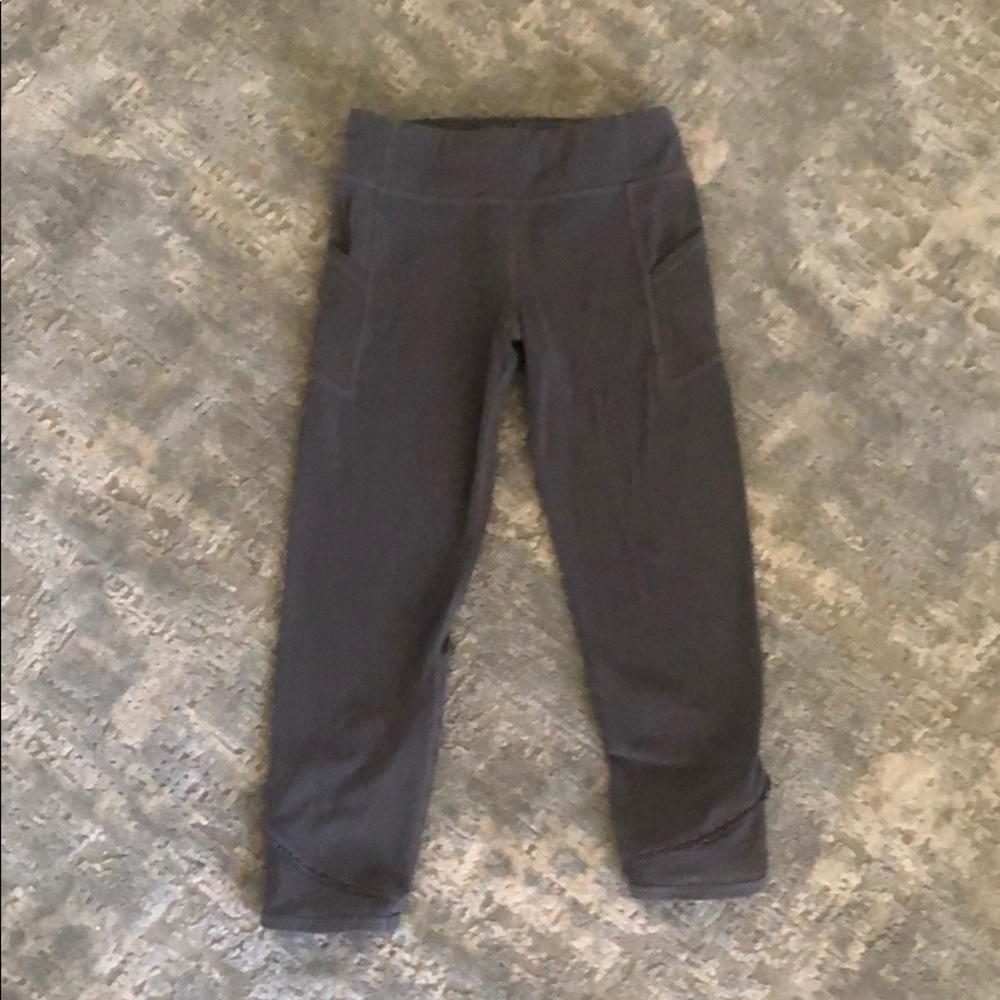 Grey athletes capris